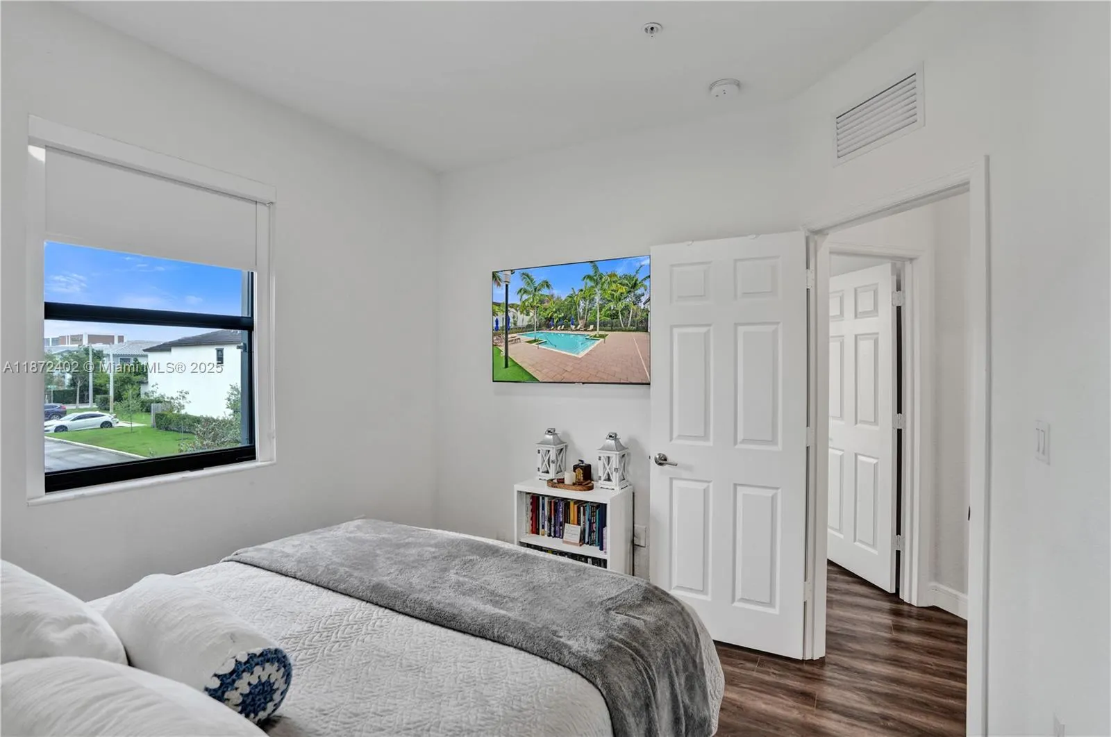 136 SW 185th Way