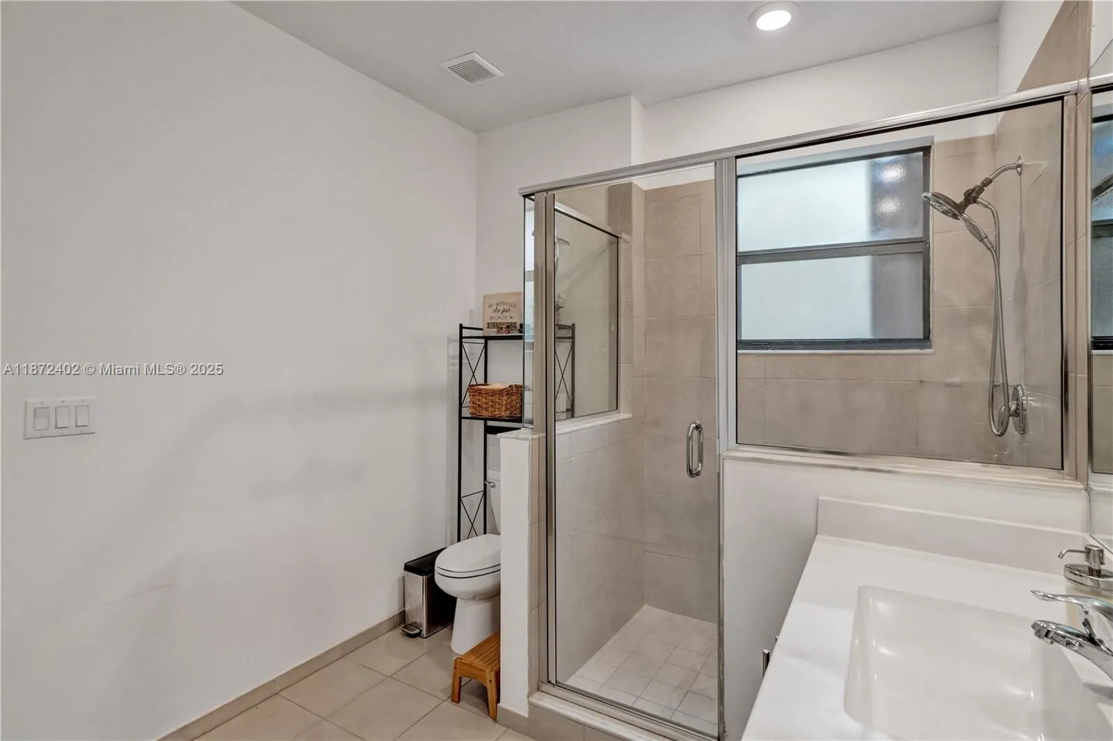 136 SW 185th Way