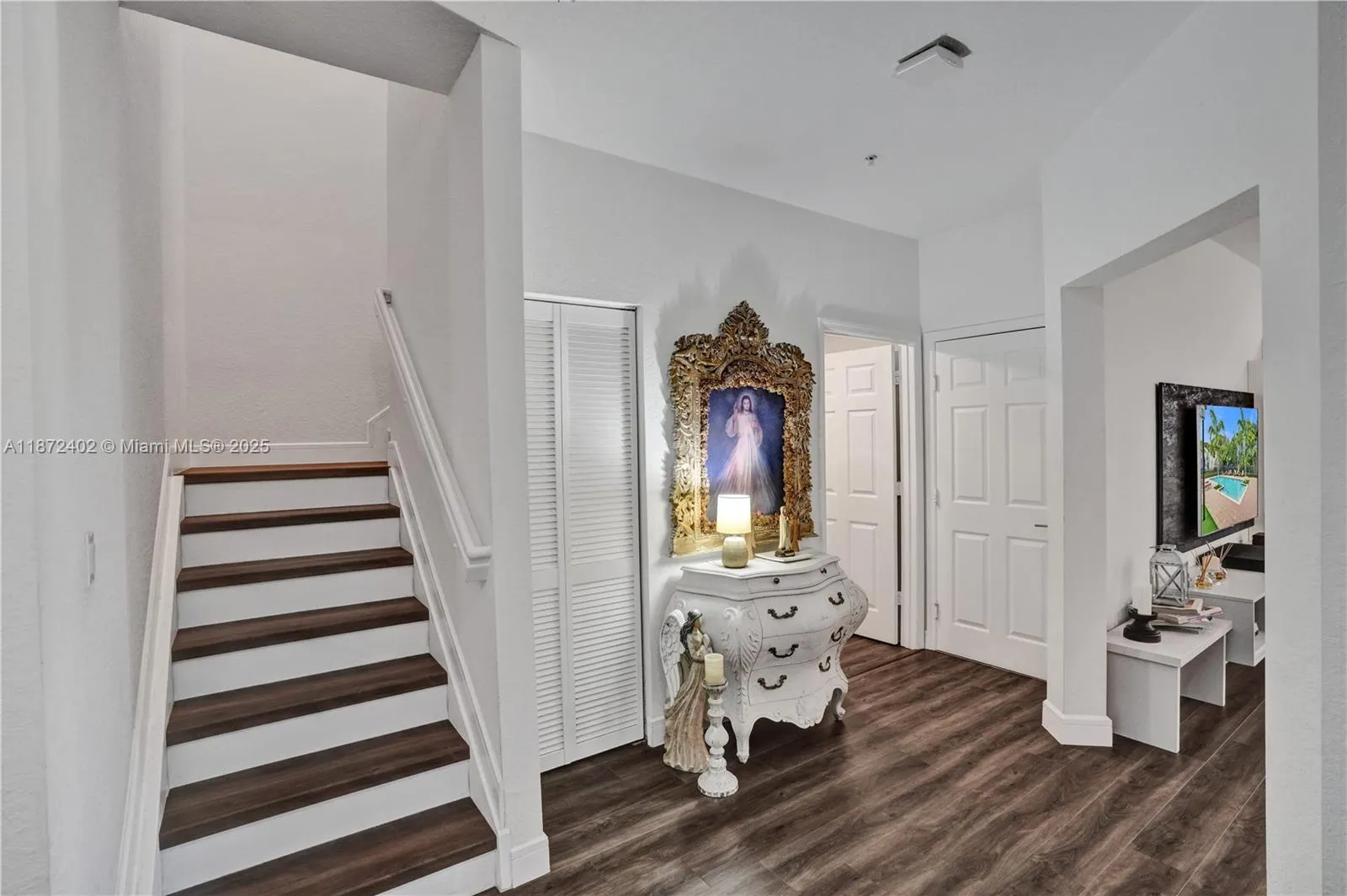 136 SW 185th Way