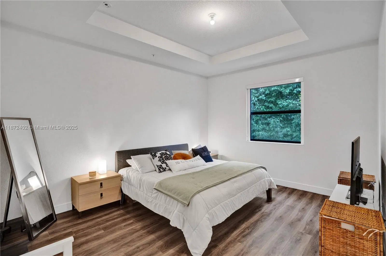 136 SW 185th Way