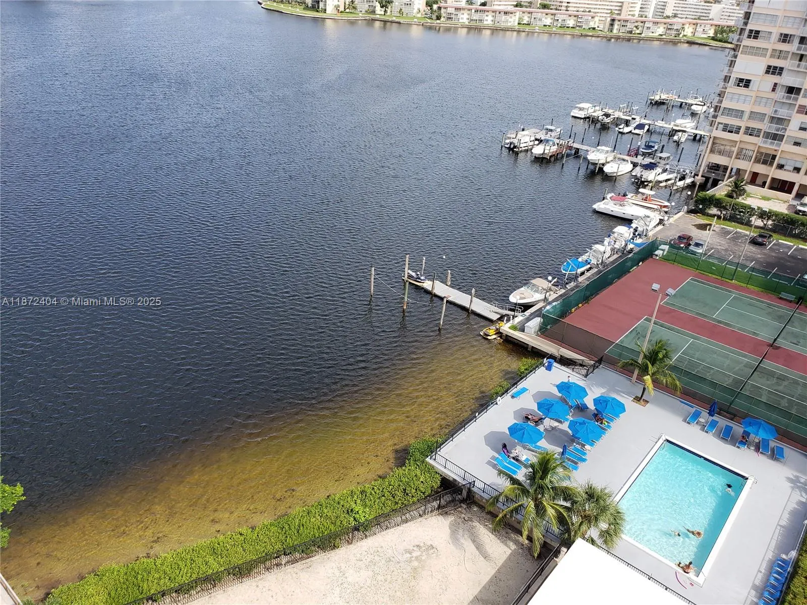 2780 NE 183rd St, #908