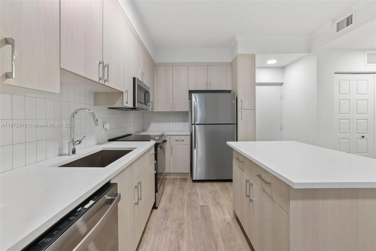 10170 SW 7th St, #40-208