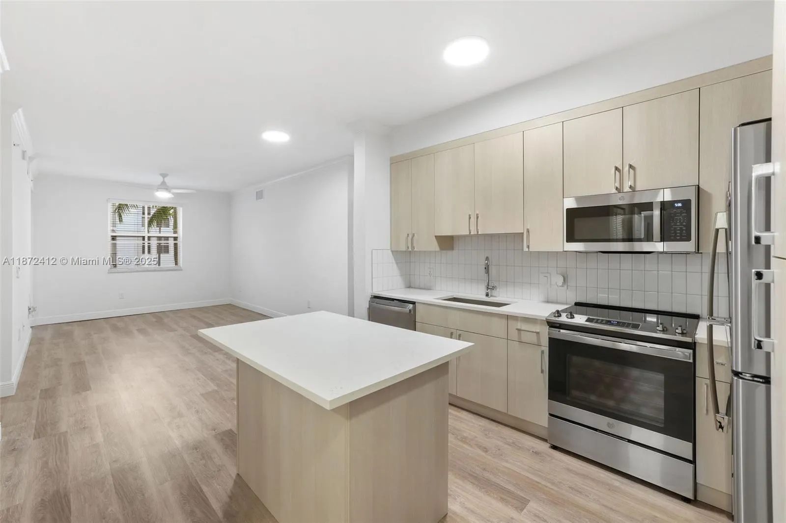 10170 SW 7th St, #40-208