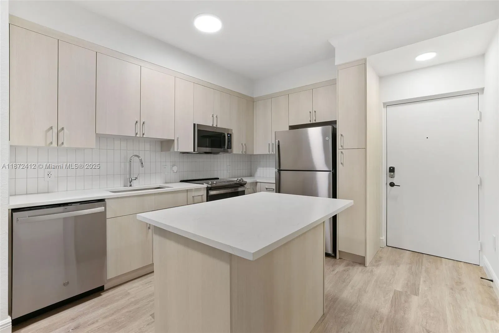10170 SW 7th St, #40-208