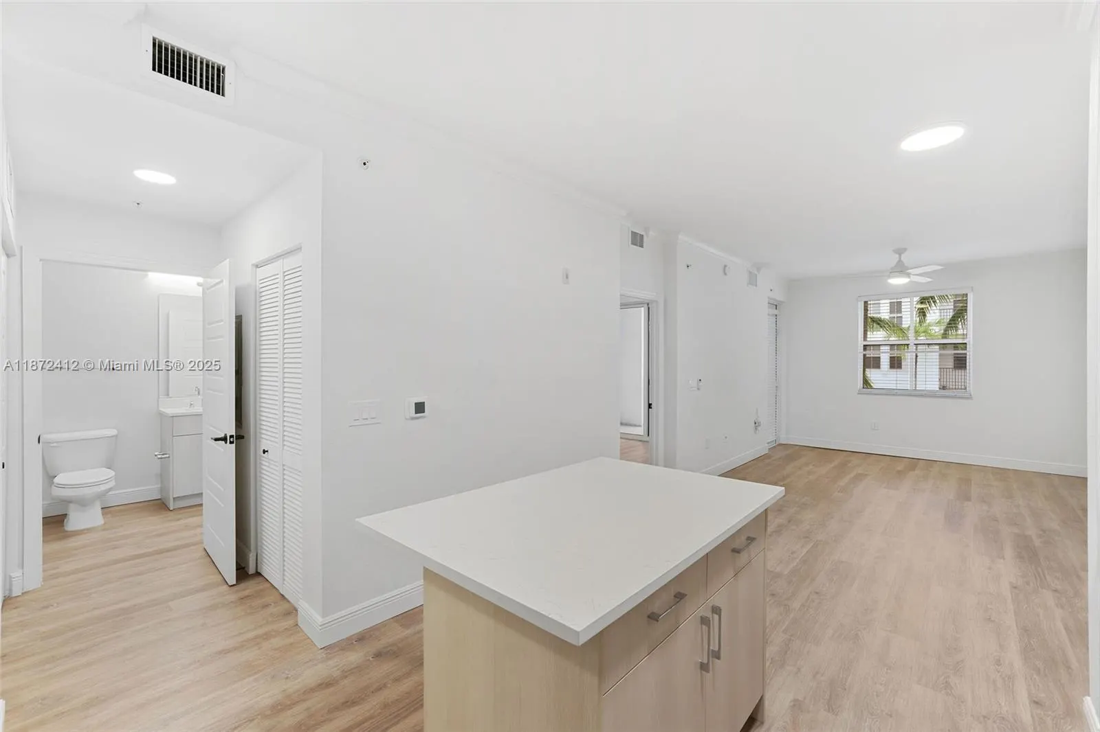 10170 SW 7th St, #40-208