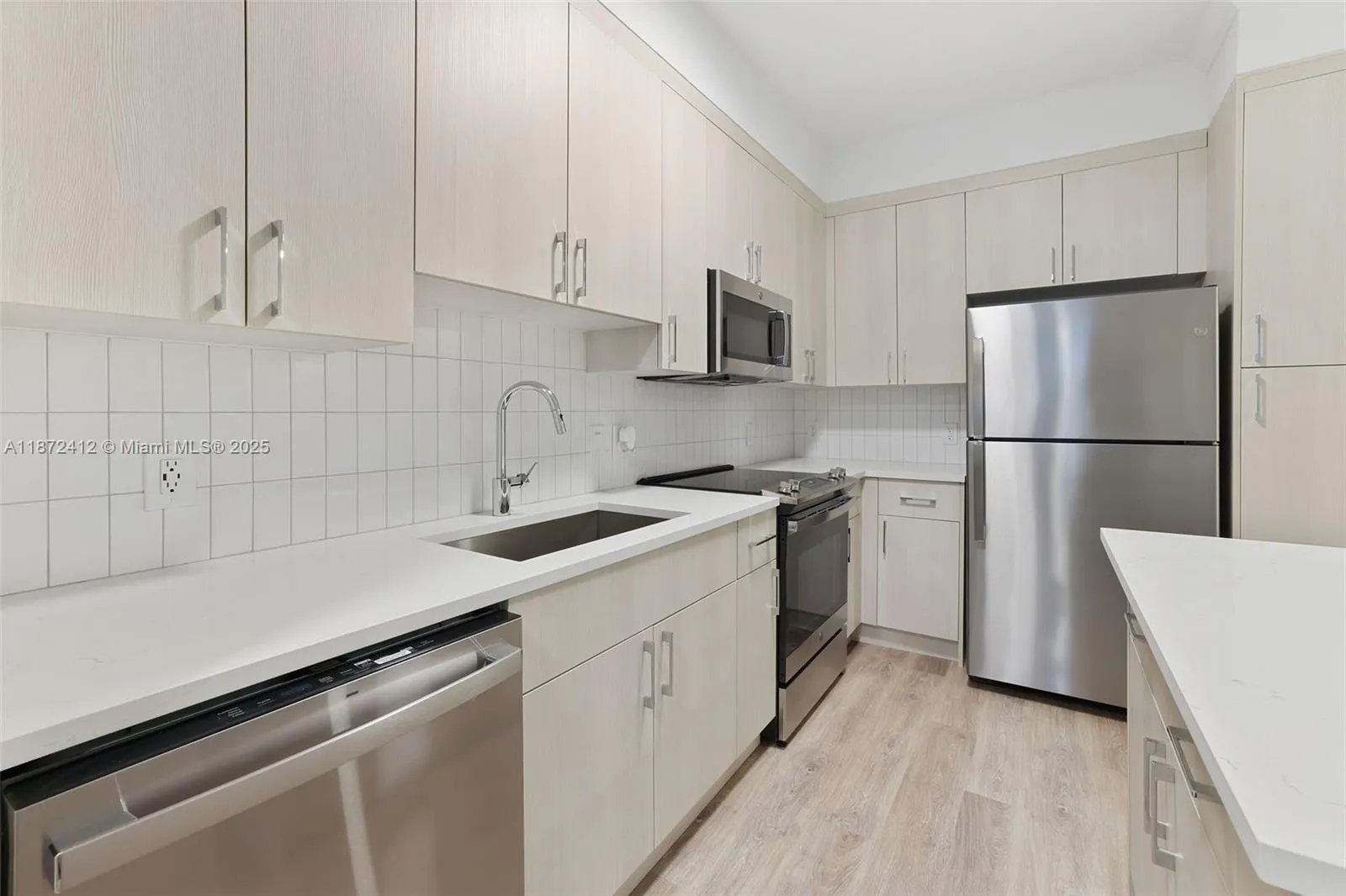10170 SW 7th St, #40-208