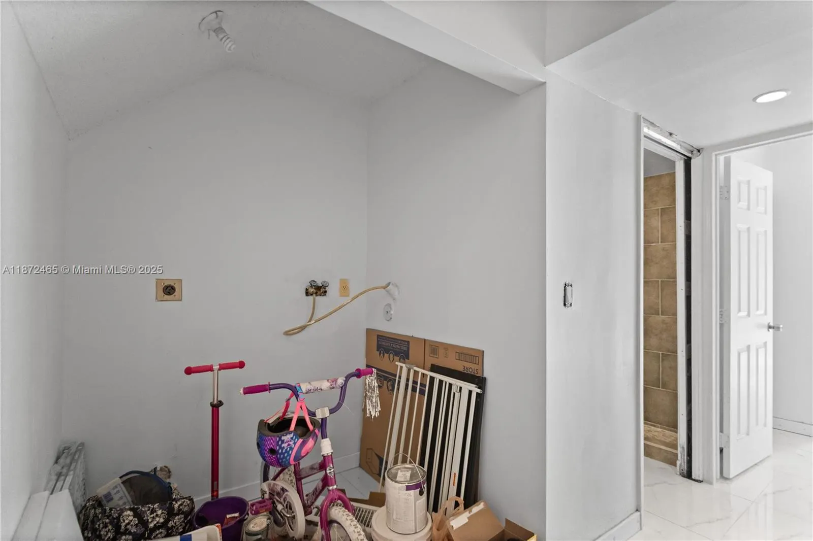 949 SW 113th Ter