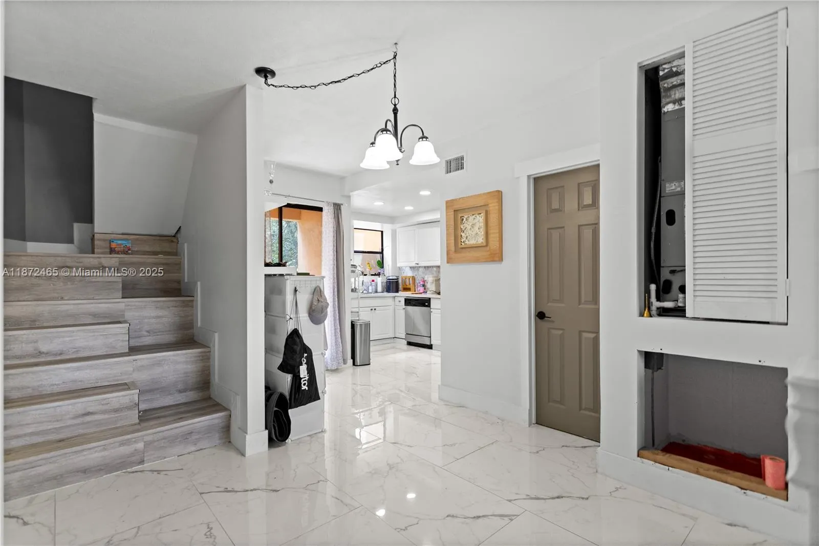 949 SW 113th Ter