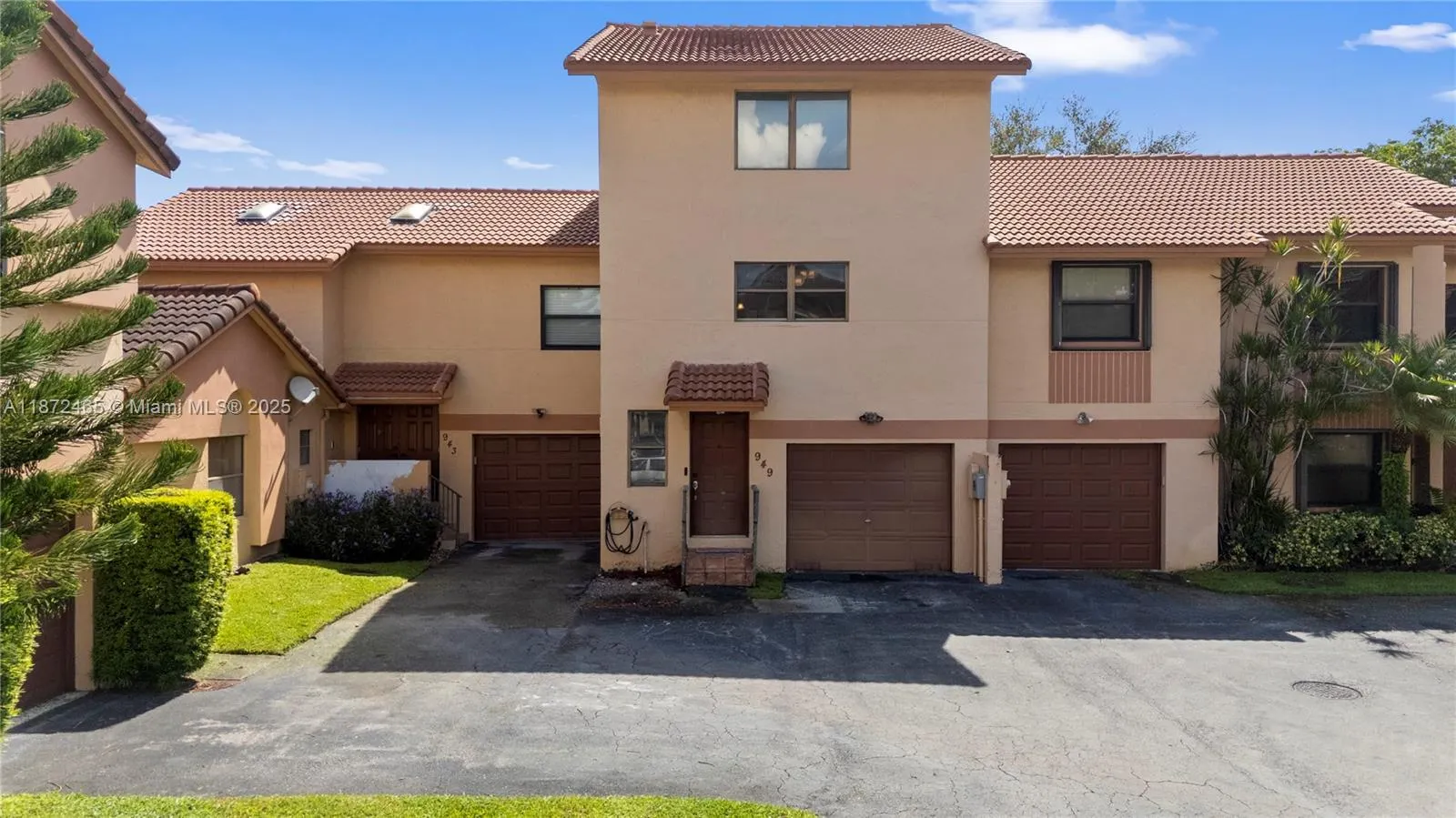 949 SW 113th Ter