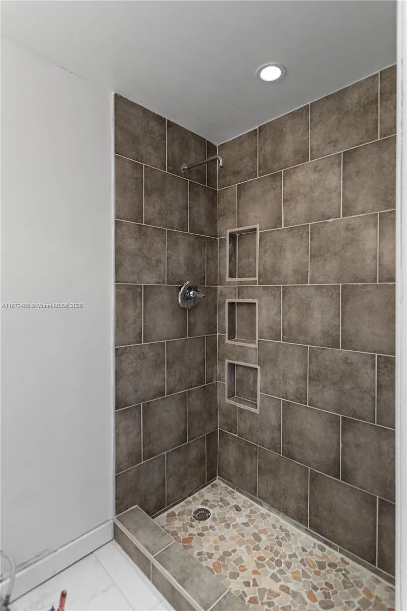 949 SW 113th Ter