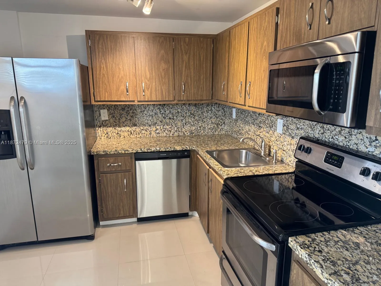500 Three Islands Blvd, #223