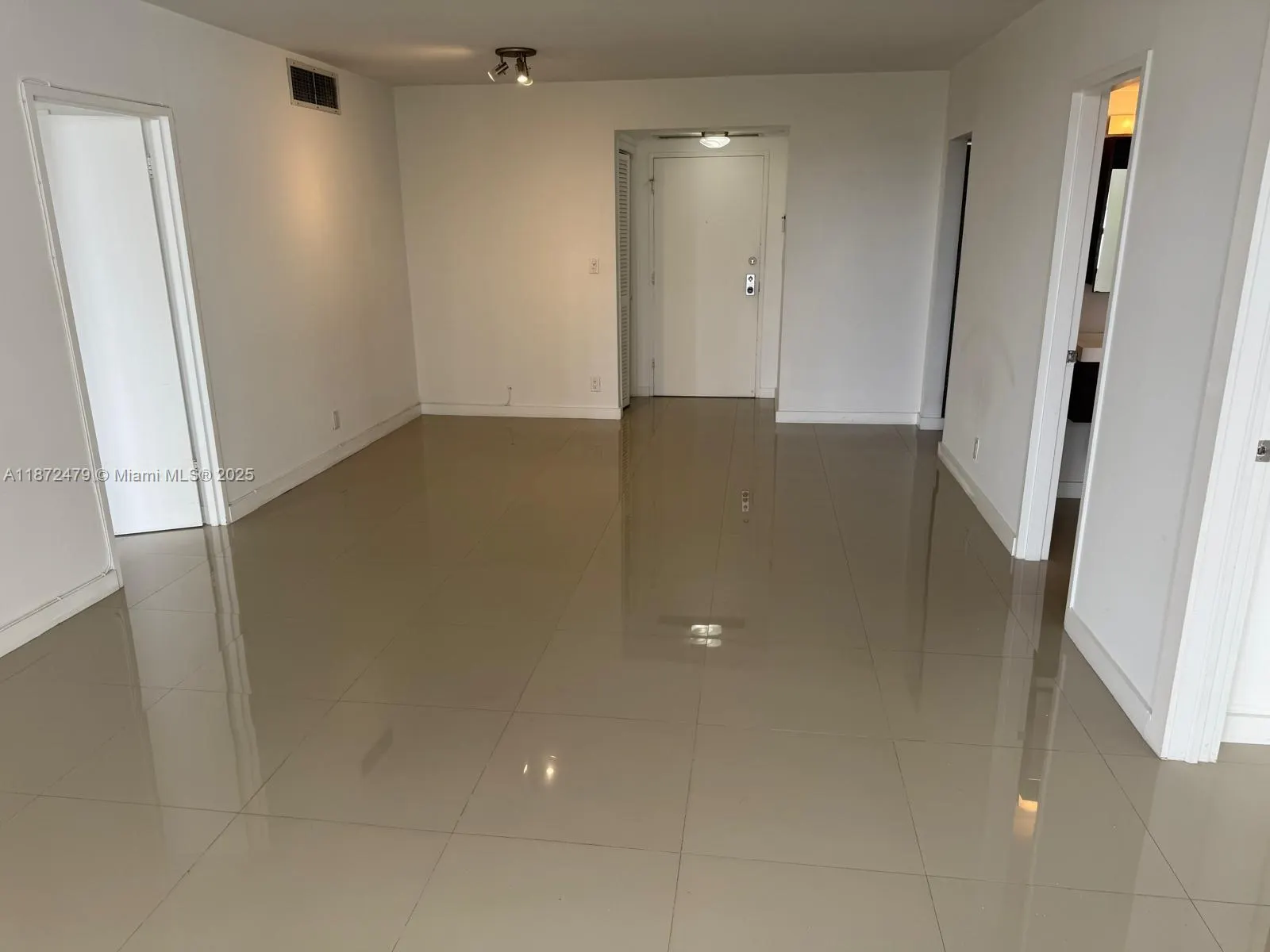 500 Three Islands Blvd, #223