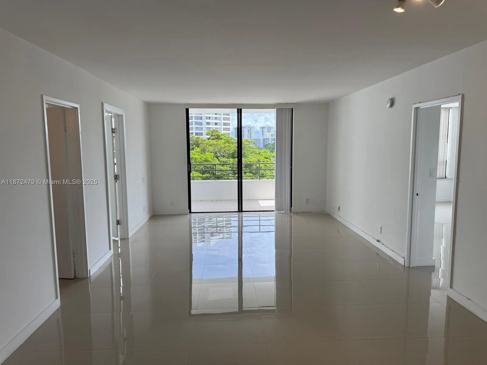 500 Three Islands Blvd, #223