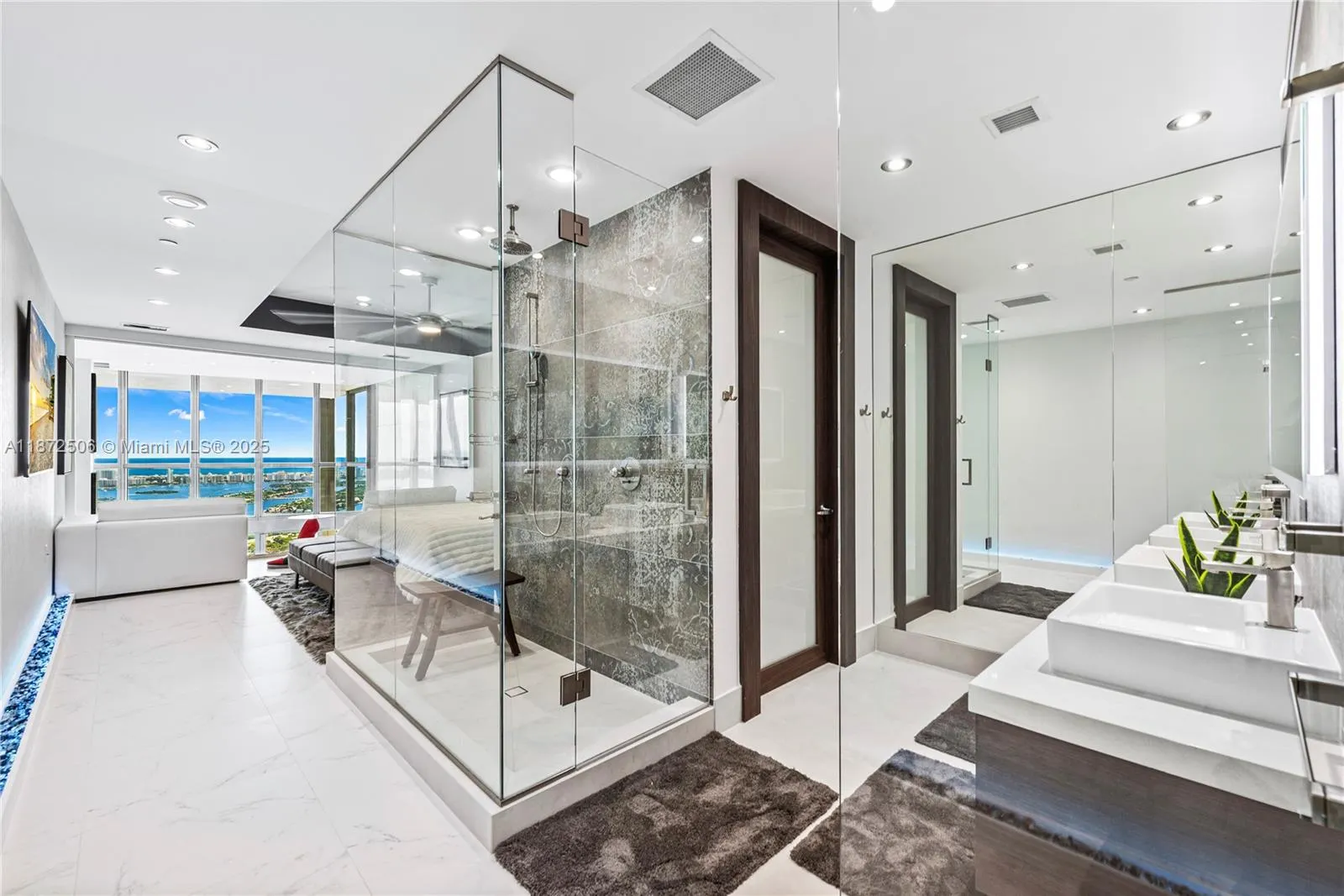 1100 Biscayne Blvd, #LPH6105