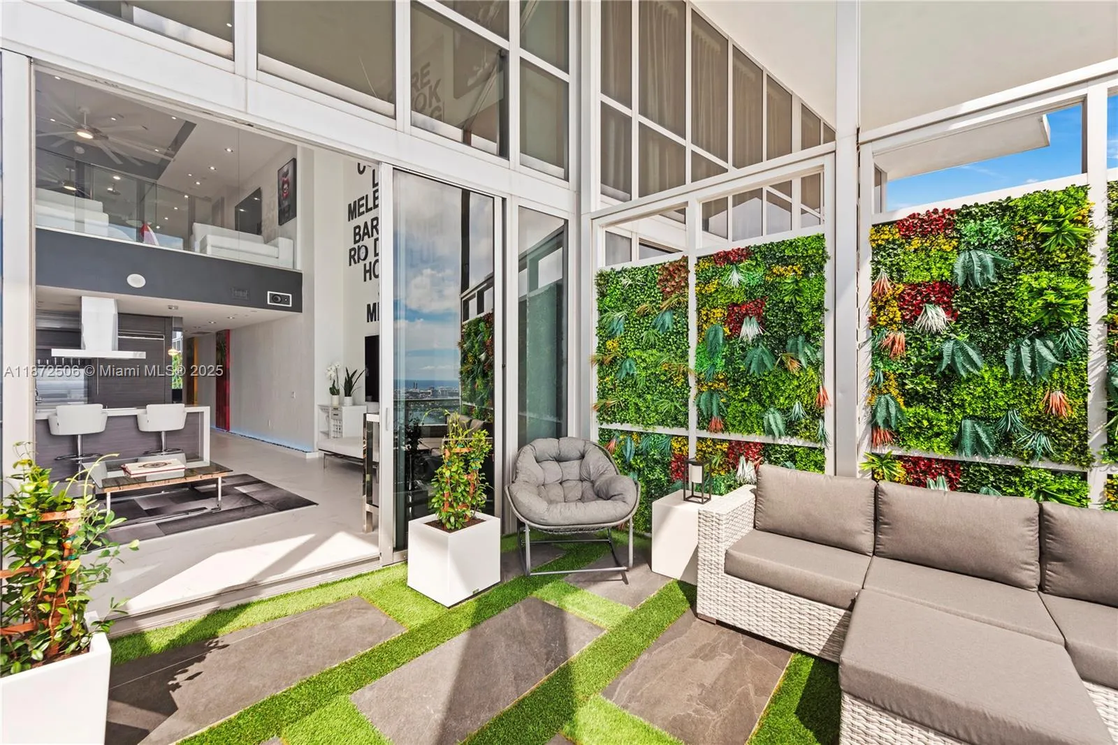 1100 Biscayne Blvd, #LPH6105