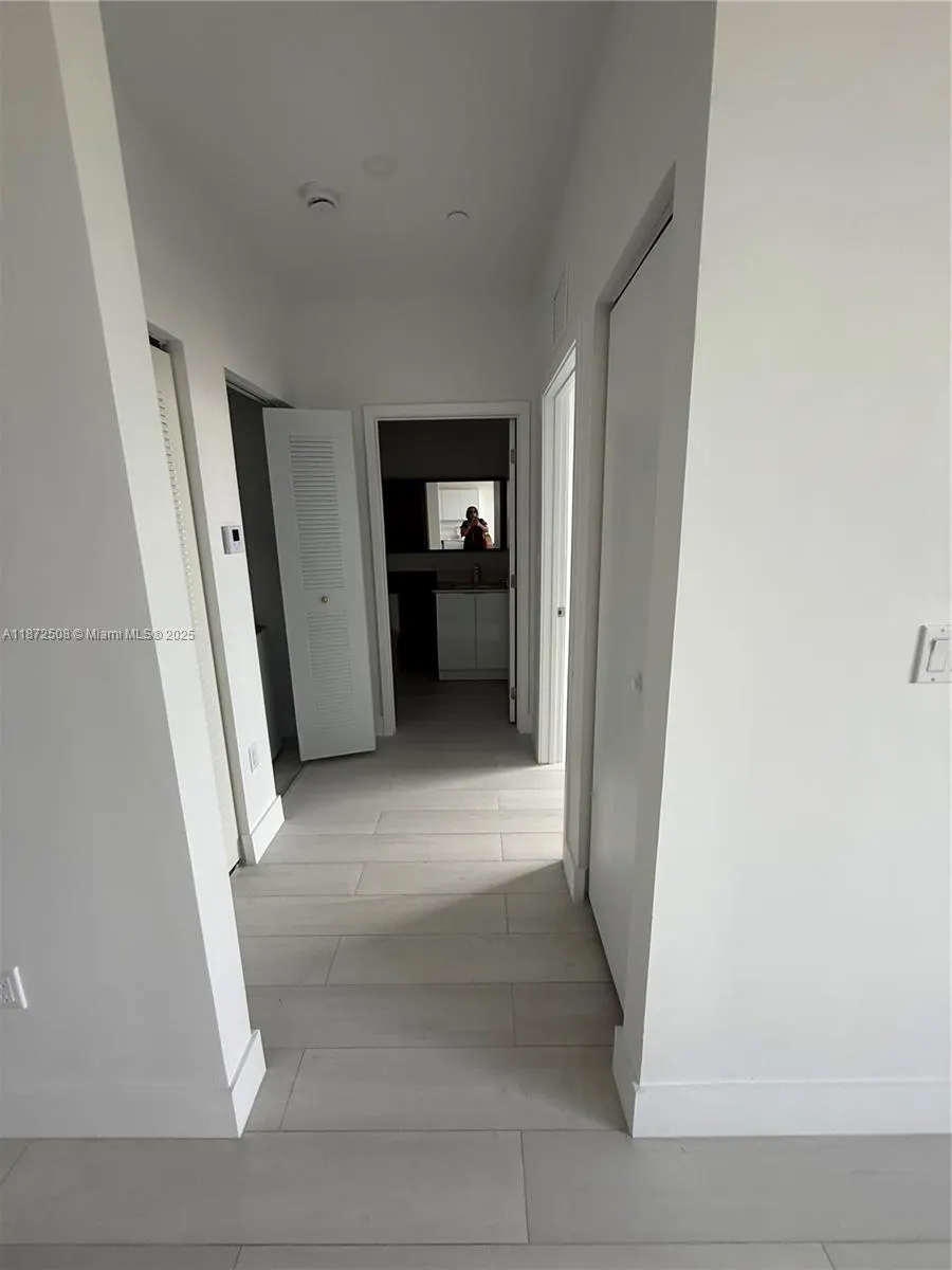 1091 E 17th St, #302