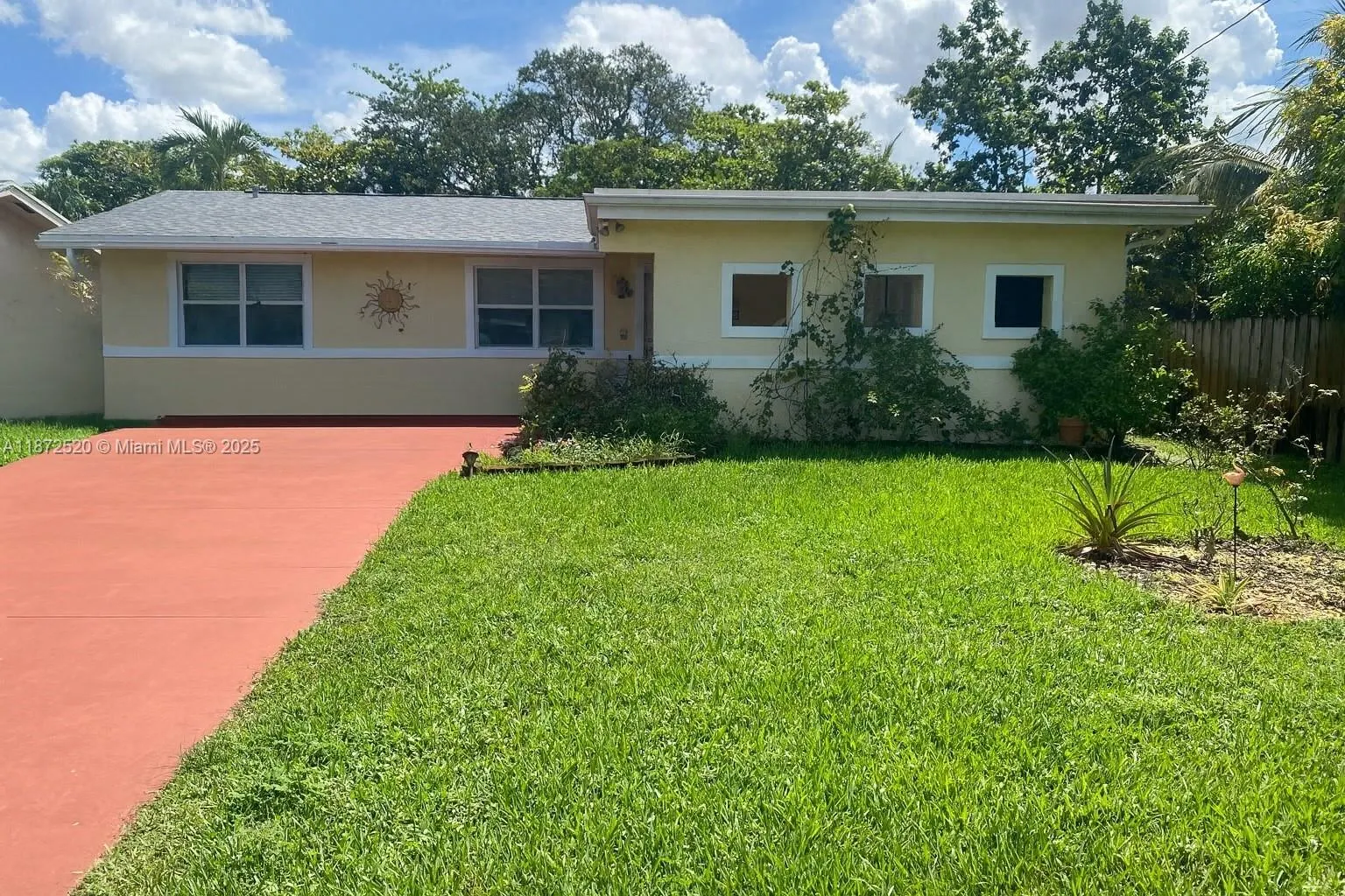 1960 SW 28th Way