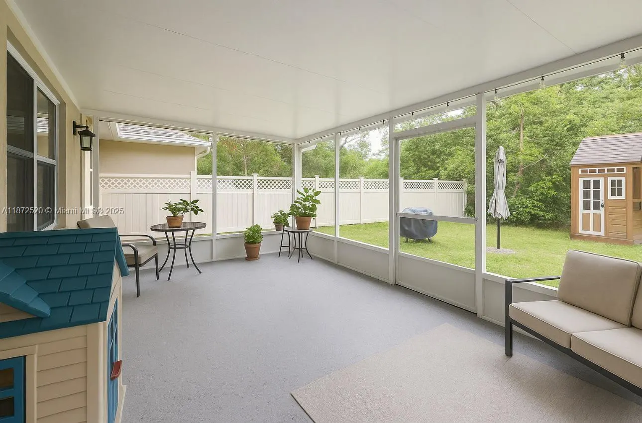 1960 SW 28th Way
