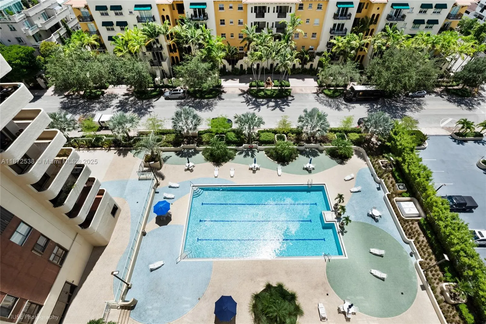 600 Biltmore Way, #1218