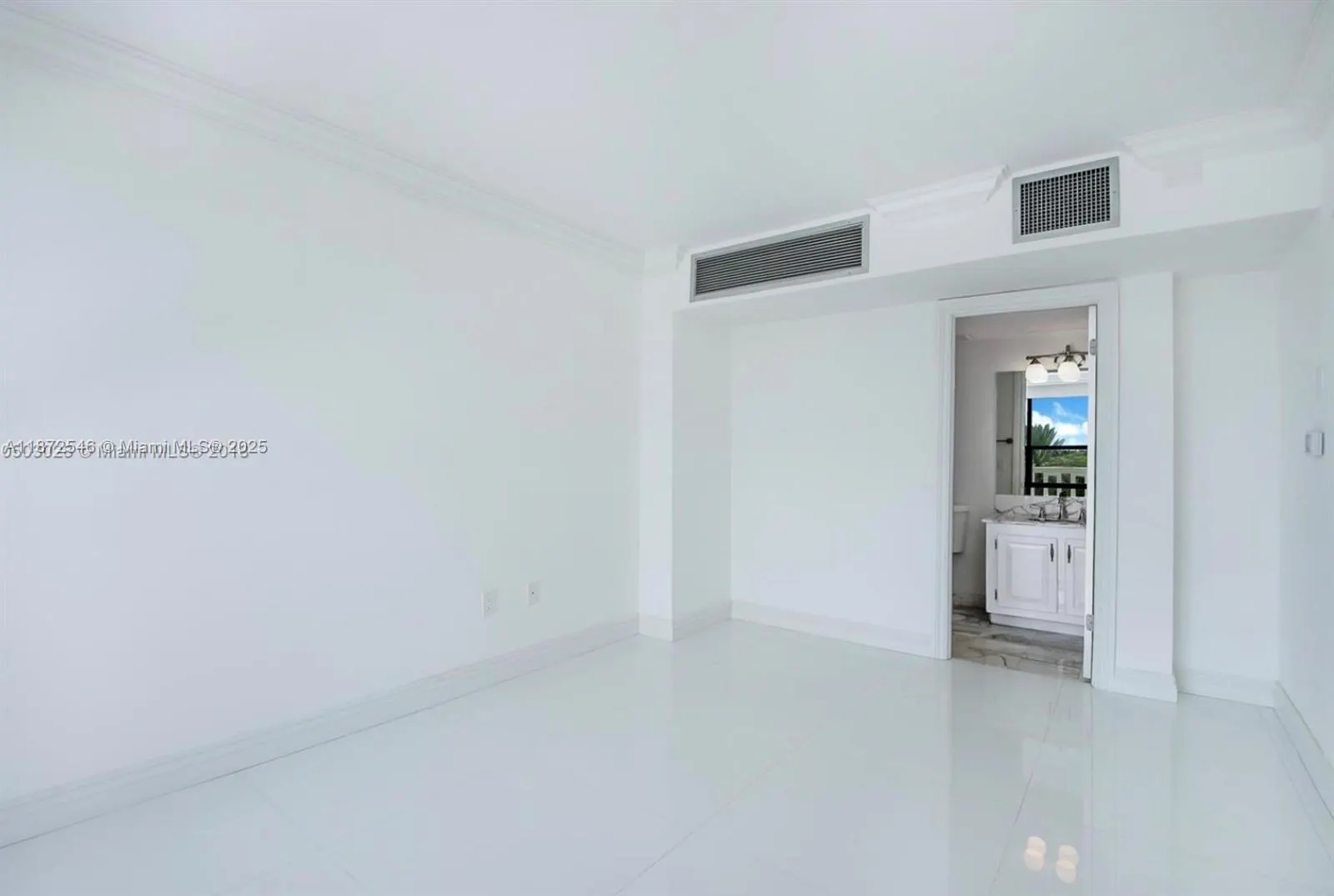 9801 Collins Ave, #5Q