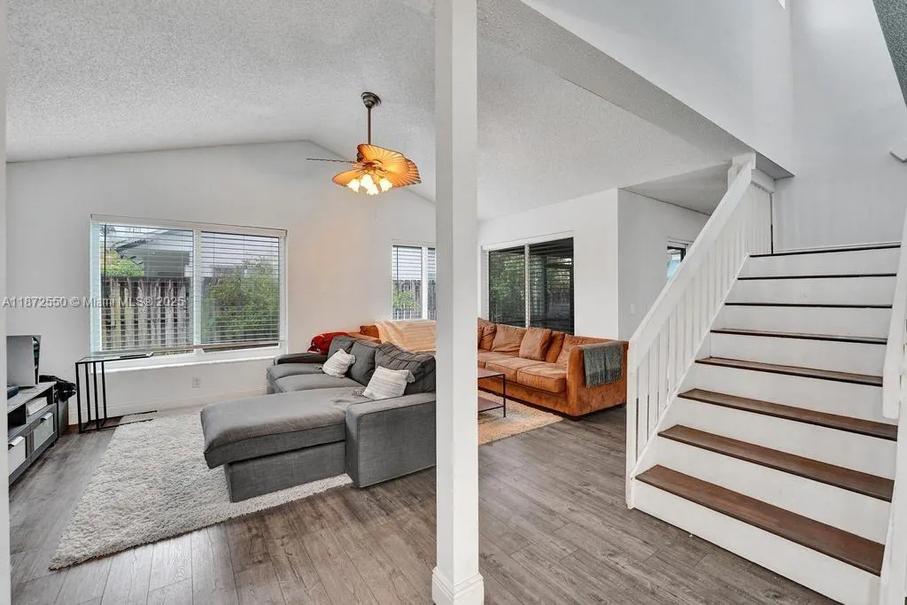 2747 Pinewood Ct