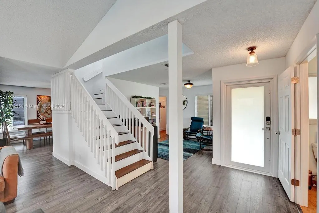 2747 Pinewood Ct