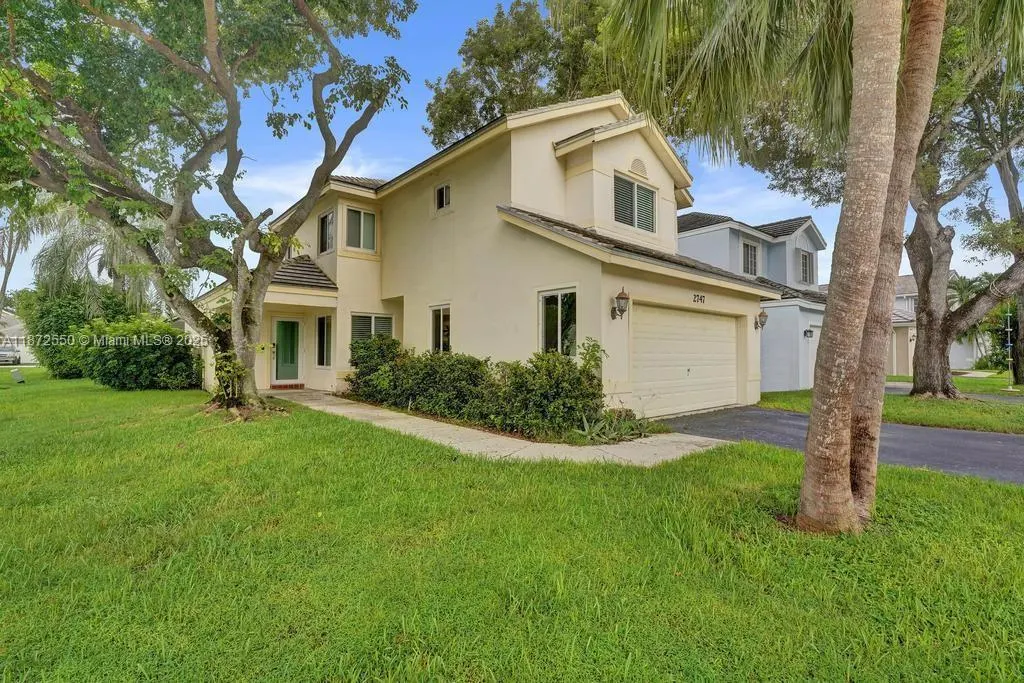 2747 Pinewood Ct