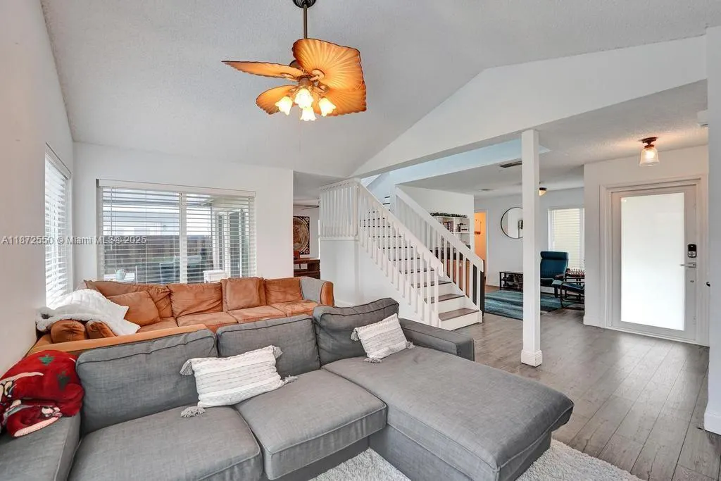2747 Pinewood Ct