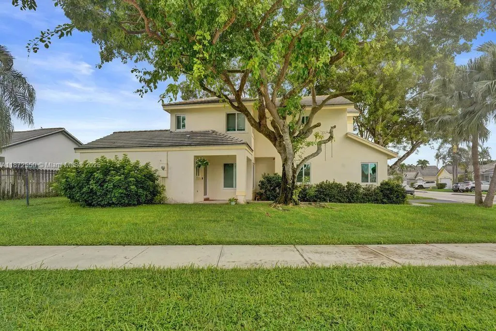 2747 Pinewood Ct
