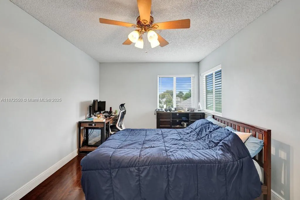 2747 Pinewood Ct