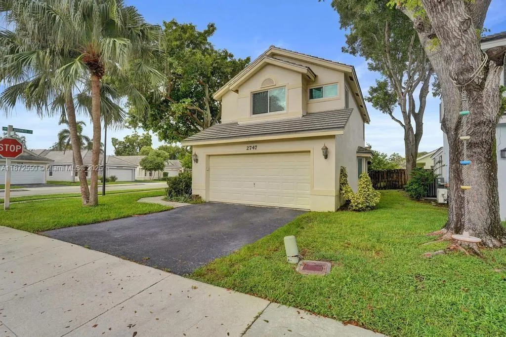 2747 Pinewood Ct