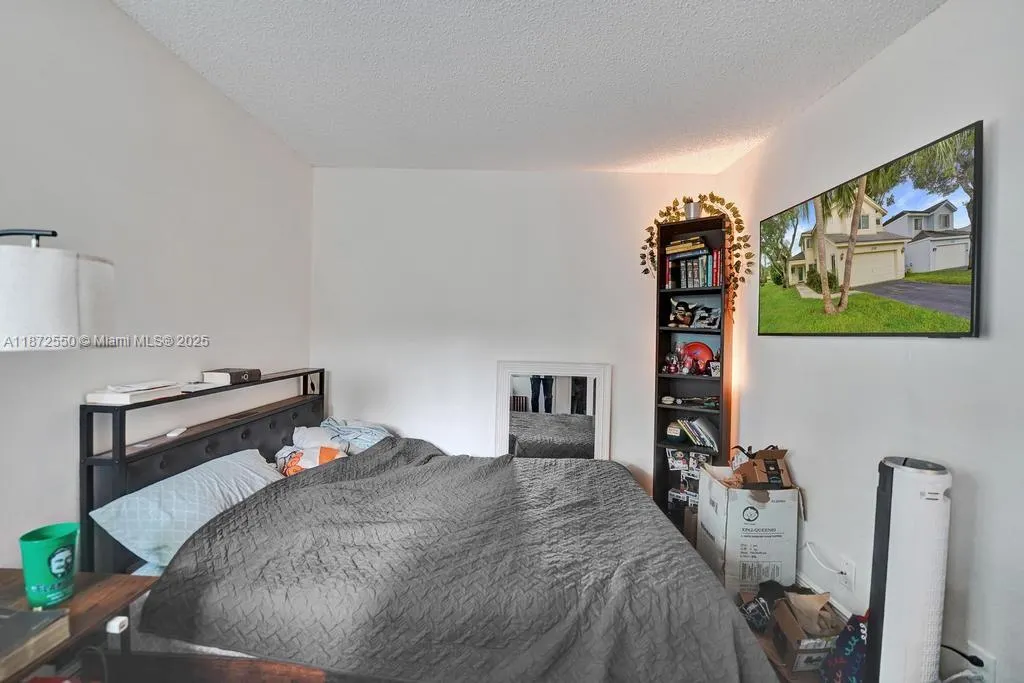 2747 Pinewood Ct