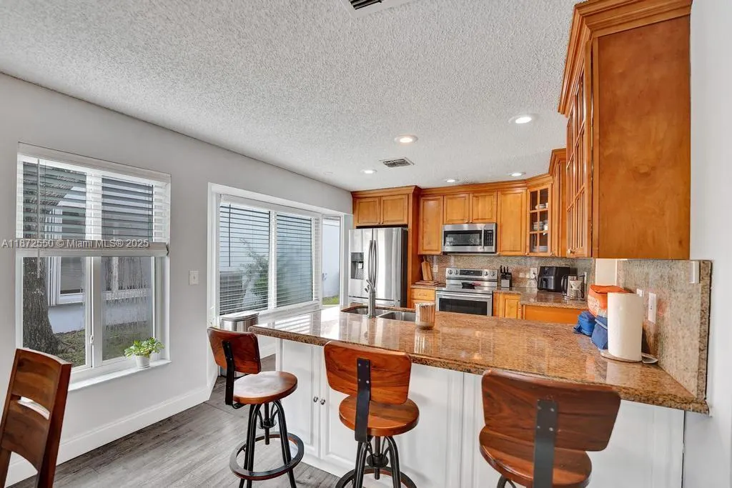 2747 Pinewood Ct