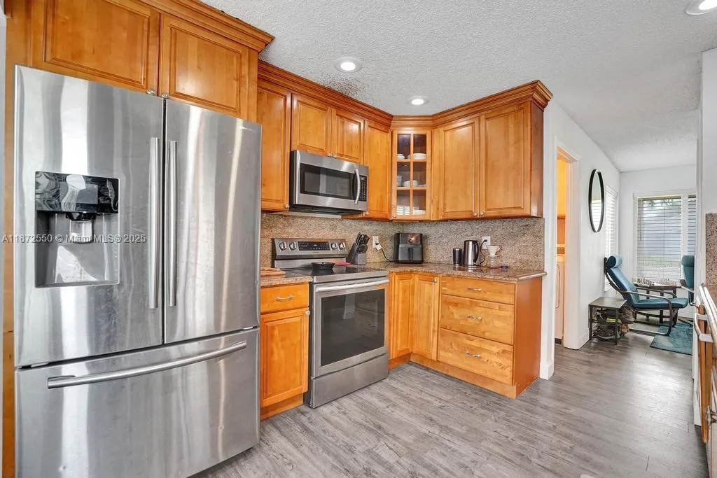2747 Pinewood Ct