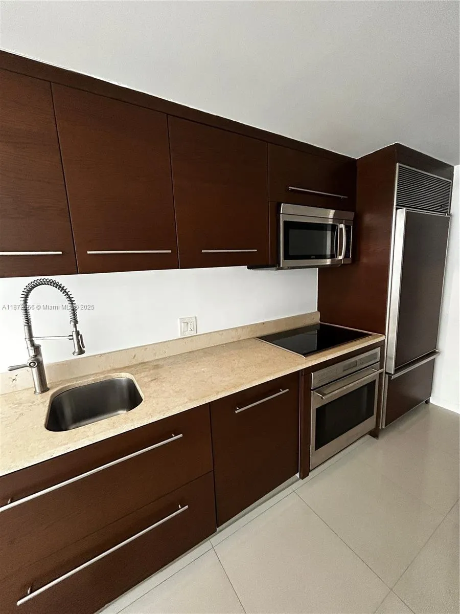 495 Brickell Ave, #3106