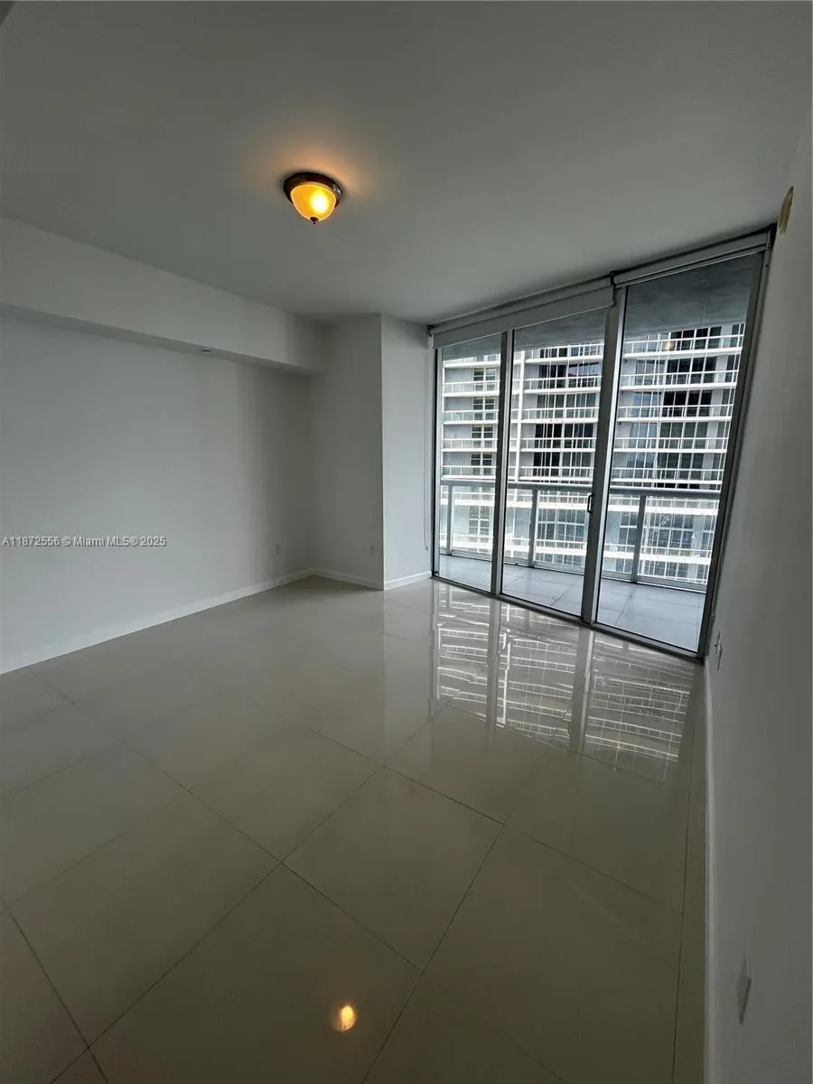 495 Brickell Ave, #3106