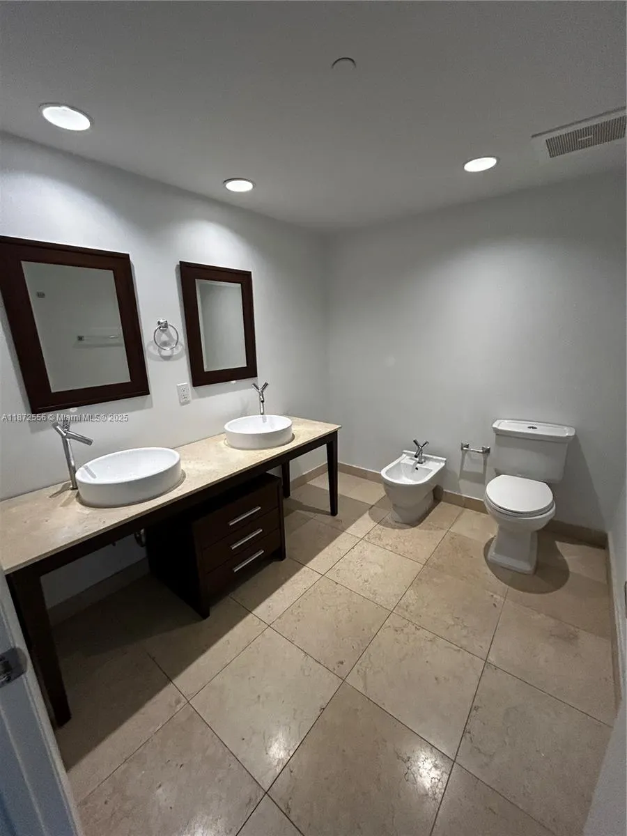 495 Brickell Ave, #3106