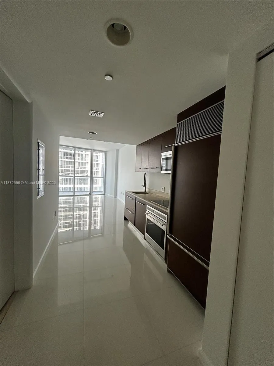 495 Brickell Ave, #3106