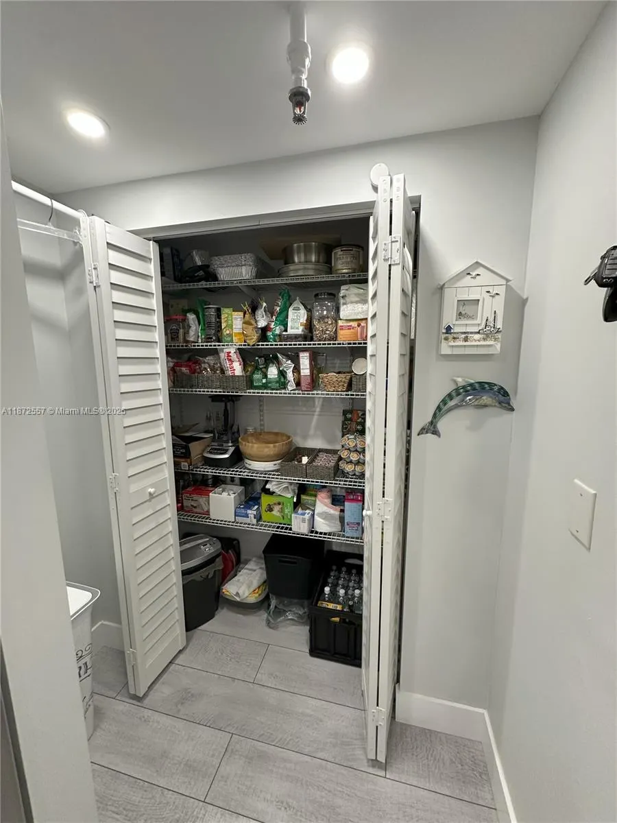 3200 Collins Ave, #11-3