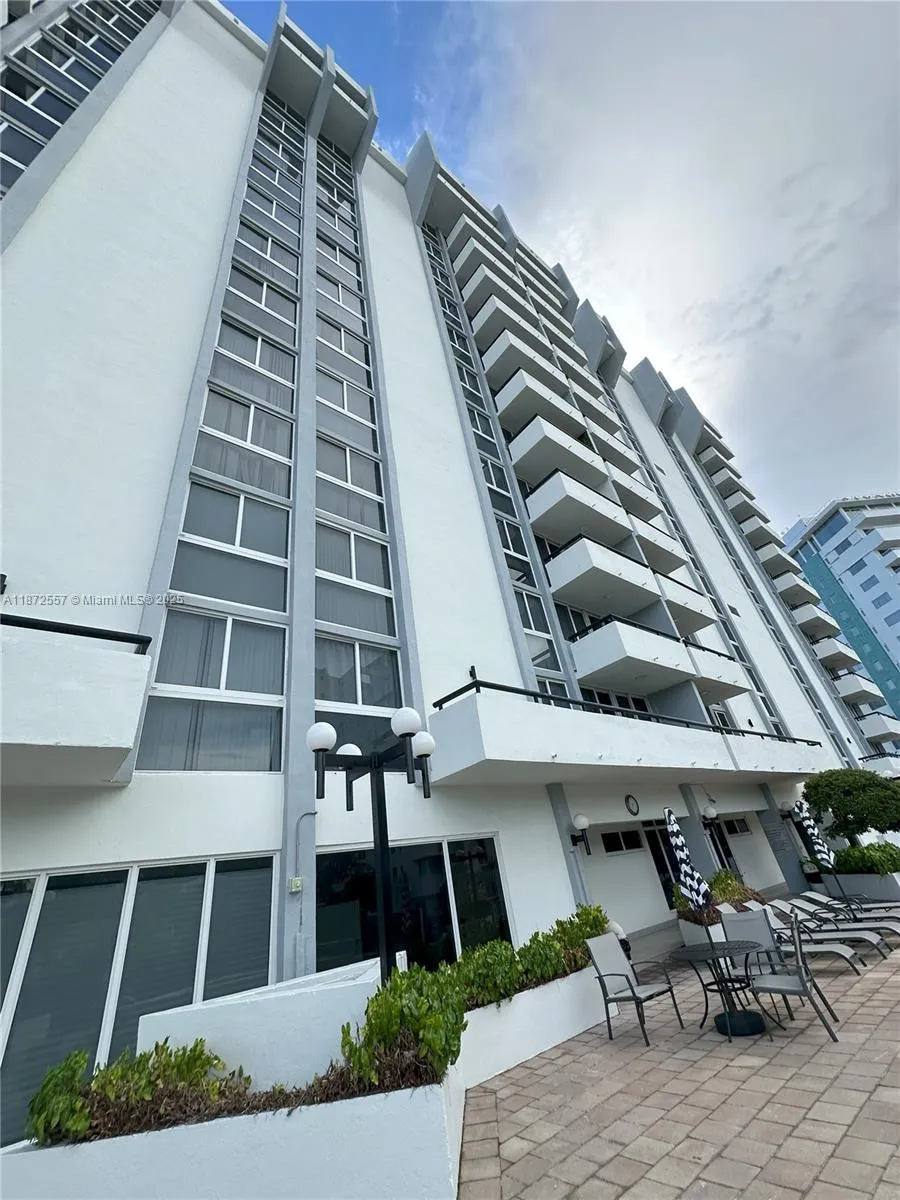 3200 Collins Ave, #11-3