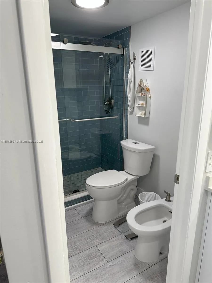 3200 Collins Ave, #11-3