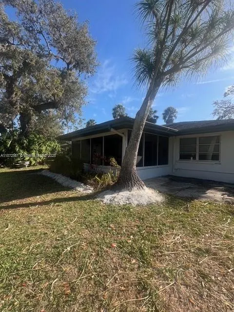 355 Highland Shores Dr