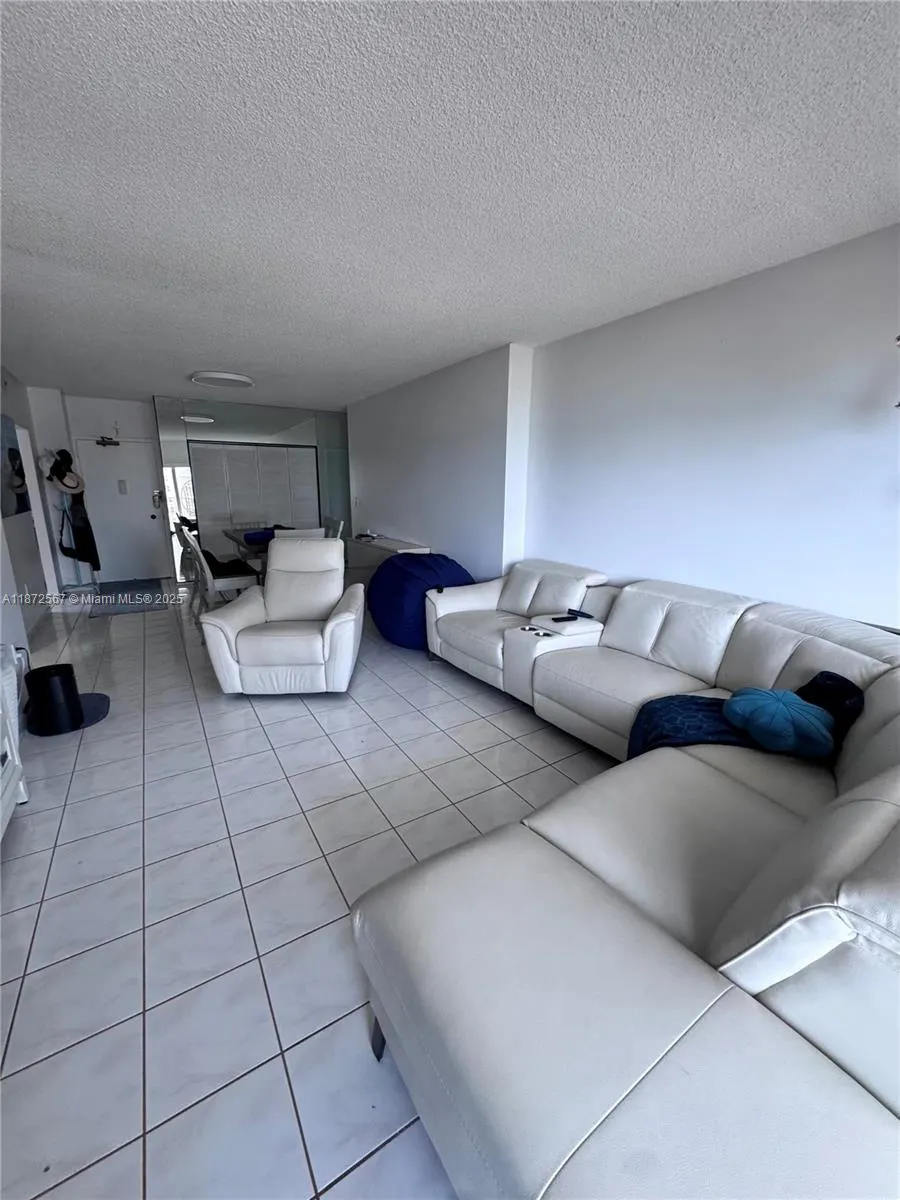 1950 S Ocean Dr, #11D