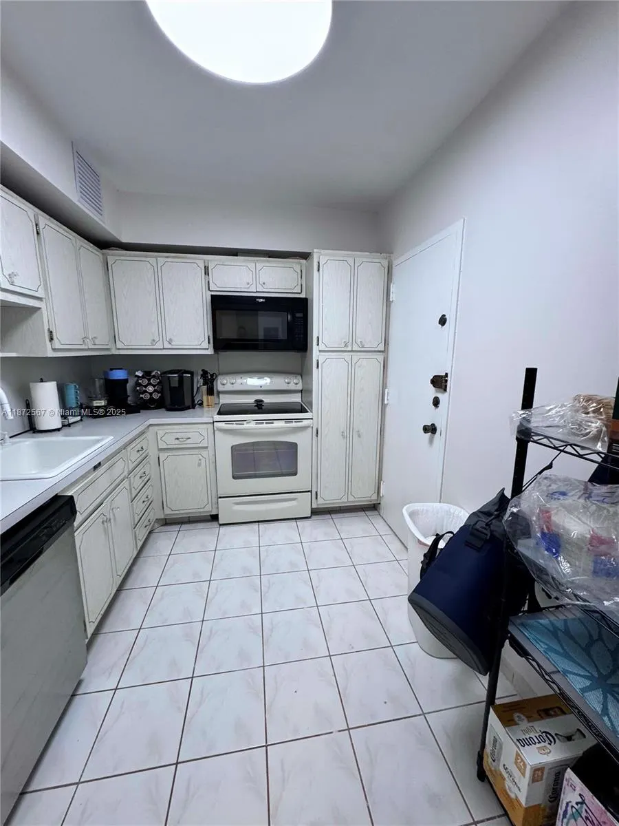 1950 S Ocean Dr, #11D