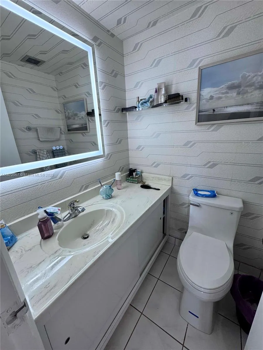 1950 S Ocean Dr, #11D
