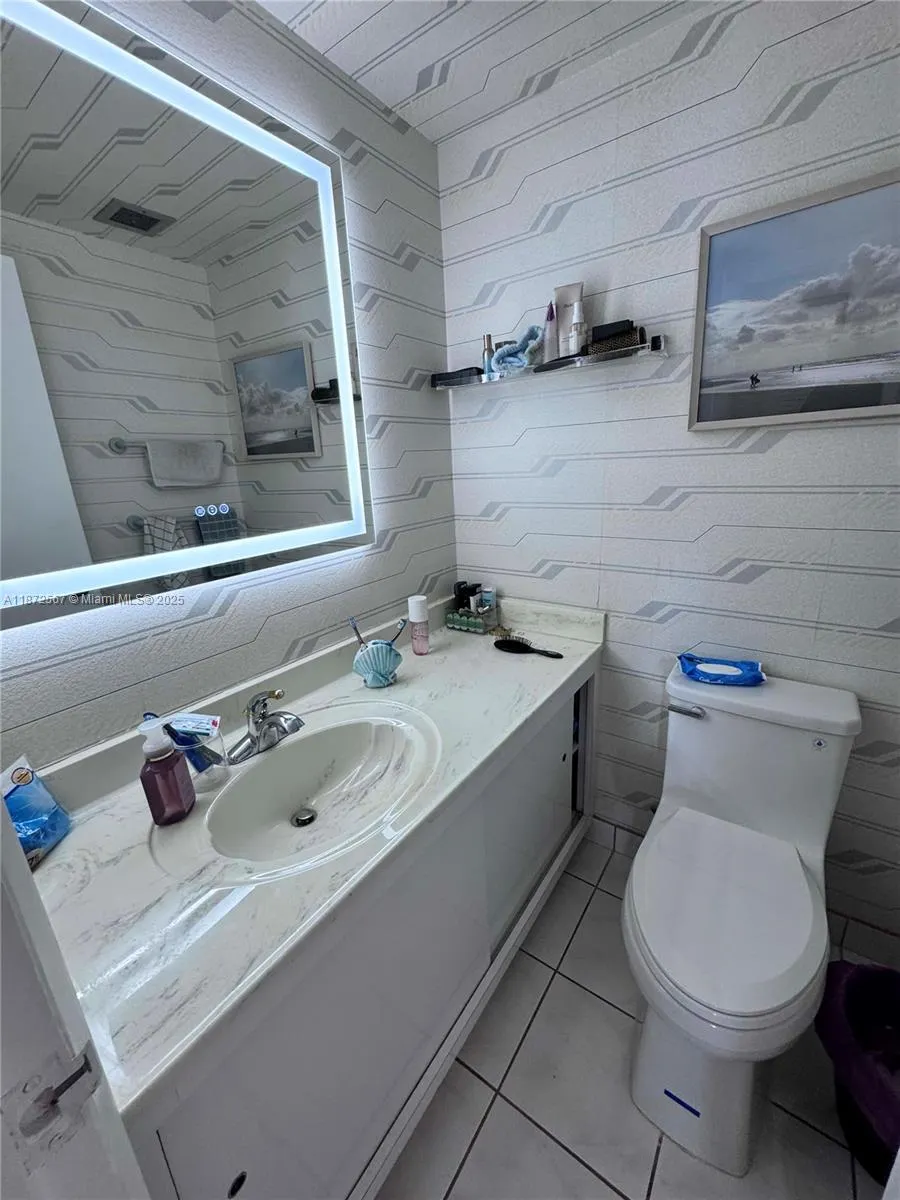 1950 S Ocean Dr, #11D