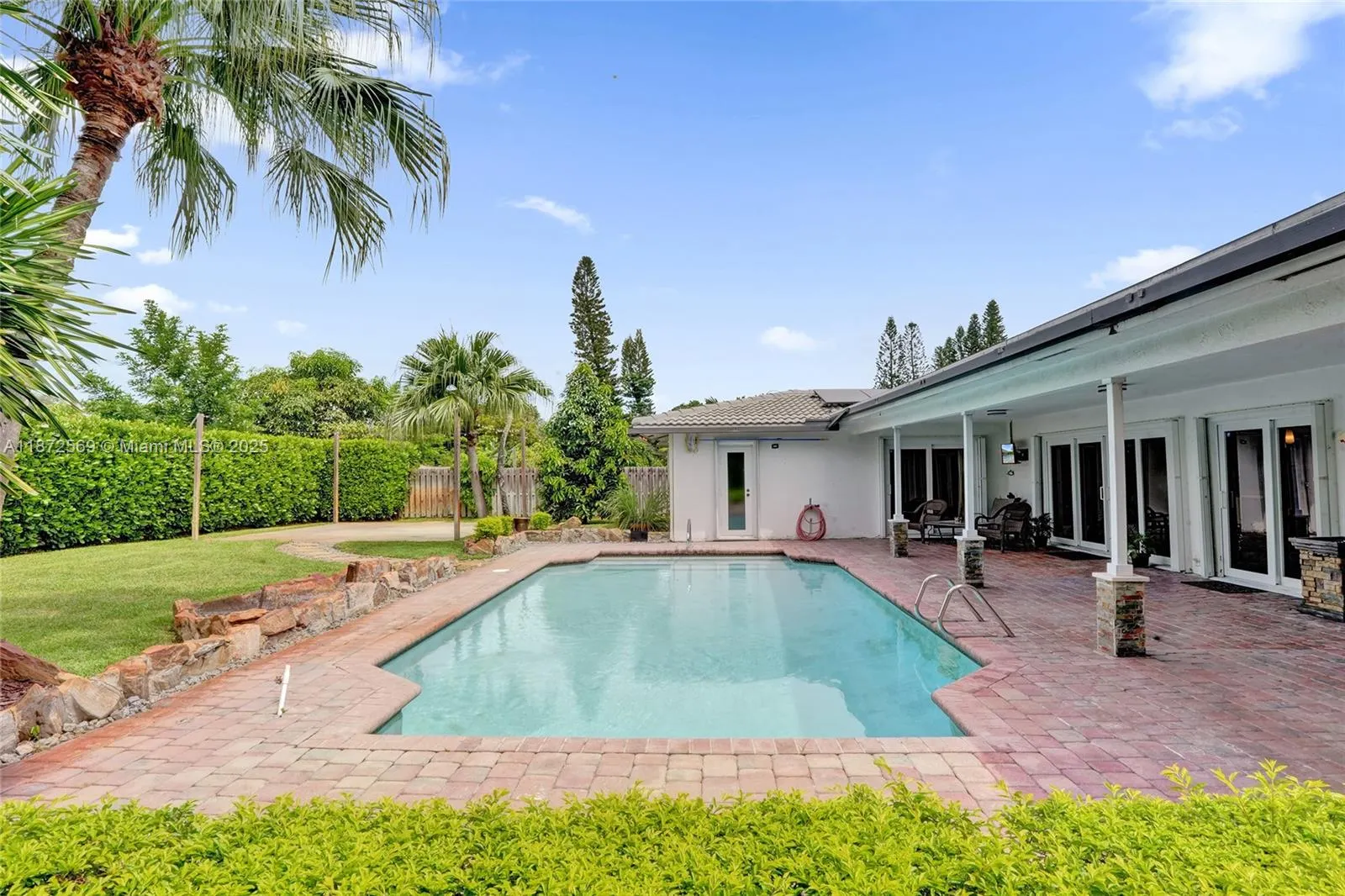 680 NW 100th Ln
