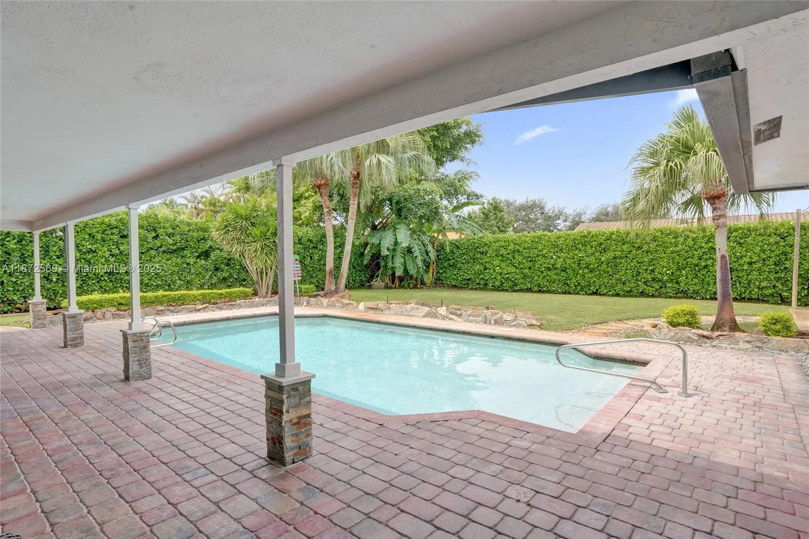680 NW 100th Ln