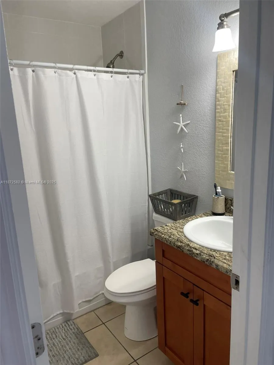 325 Calusa St, #320