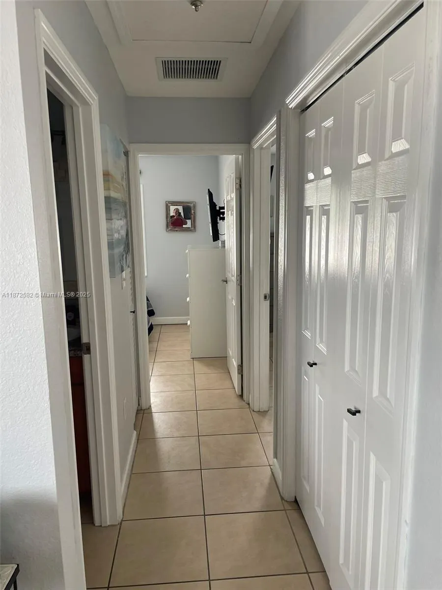 325 Calusa St, #320
